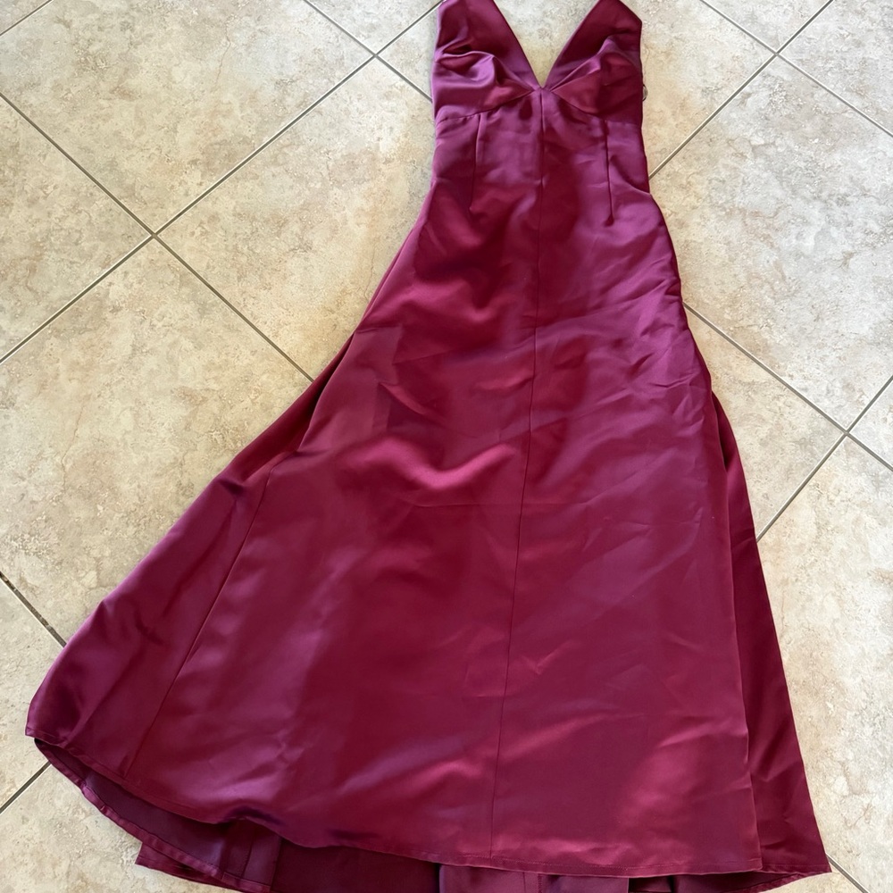 Vera Wang Burgundy Satin V-Neck Maxi Gown